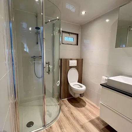 Modern In Campanula Park With Garden Σπίτι διακοπών