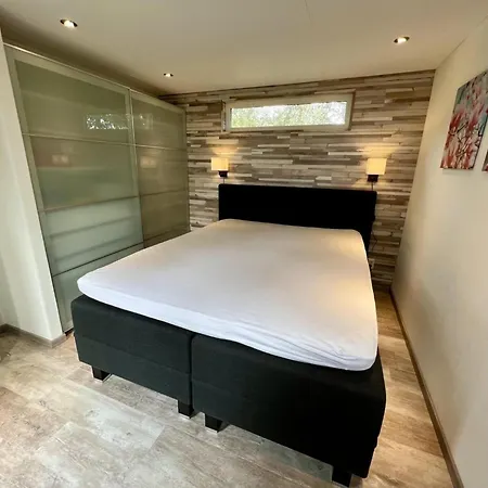 Modern In Campanula Park With Garden Σπίτι διακοπών