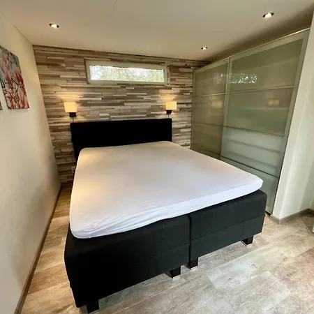 Modern In Campanula Park With Garden Σπίτι διακοπών Sint Maartensvlotbrug