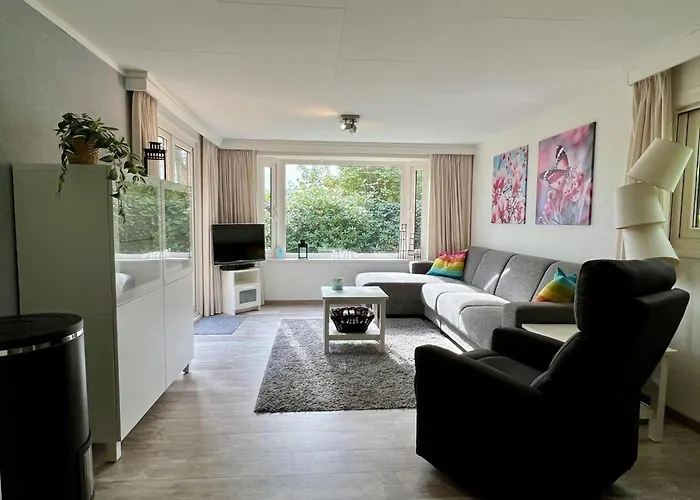 Modern In Campanula Park With Garden 別荘 *